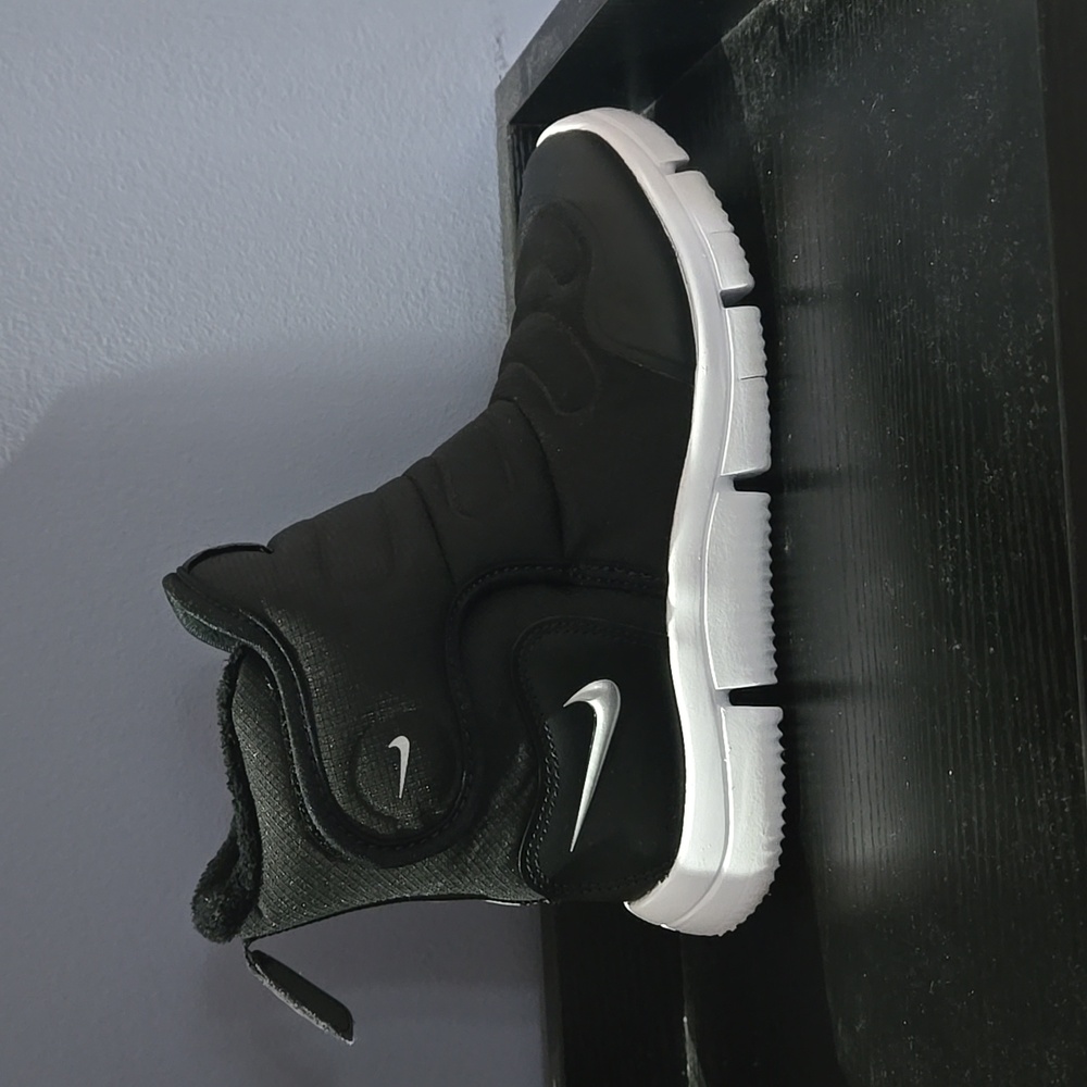 Nike Novice Sneaker Boot
